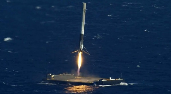 Falcon 9 landing on a dron ship